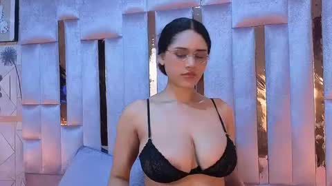    online show from 18, 4, 2026