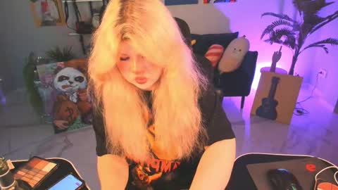 Snapshot of lilithnelson chatting on 25, 10, 2025 LilithNelson online show from 25, 10, 2025