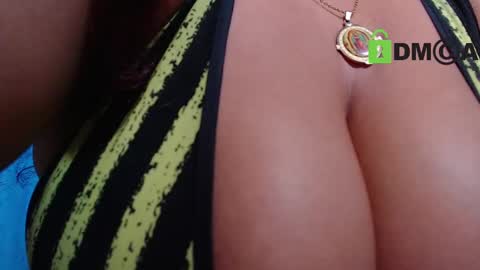 Snapshot of lilits_boobs chatting on 12, 12, 2024 liliana online show from 12, 12, 2024