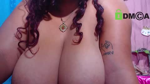 Snapshot of lilits_boobs chatting on 2, 1, 2025 liliana online show from 2, 1, 2025