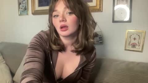 lilldaddysgirl online show from 25, 11, 2025