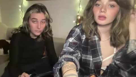 lilldaddysgirl online show from 17, 12, 2025