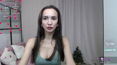 Snapshot of lillian_clark7 chatting on 6, 1, 2025 Lillian online show from 6, 1, 2025