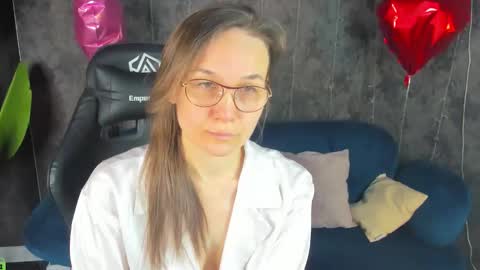 lillian_white1 online show from 2, 3, 2026