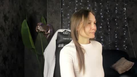 lillian_white1 online show from 25, 3, 2026