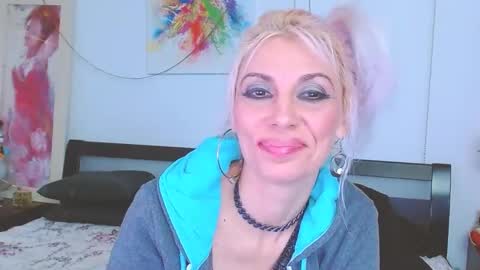 Lara online show from 5, 2, 2025