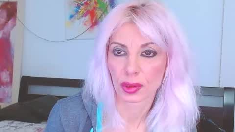 Lara online show from 19, 2, 2025