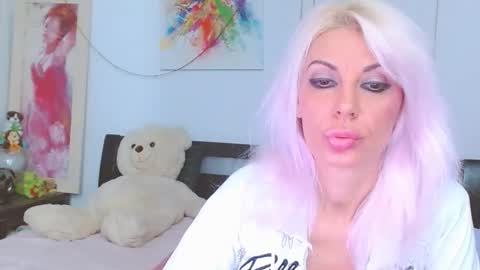 Lara online show from 16, 11, 2025