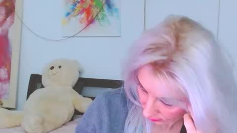 Snapshot of lillianasara chatting on 2, 2, 2026 Lara online show from 2, 2, 2026