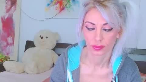 Snapshot of lillianasara chatting on 8, 3, 2026 Lara online show from 8, 3, 2026