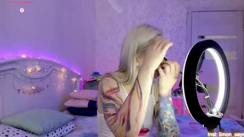 LilliMoore online show from 25, 10, 2025