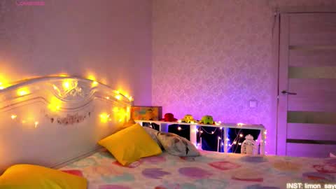 LilliMoore online show from 9, 3, 2026