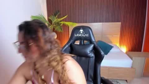 Snapshot of lilly_ass chatting on 24, 2, 2025 L I L L Y online show from 24, 2, 2025