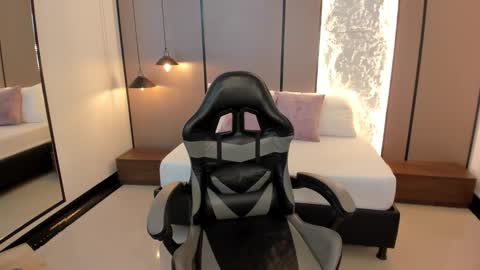 L I L L Y online show from 21, 2, 2026