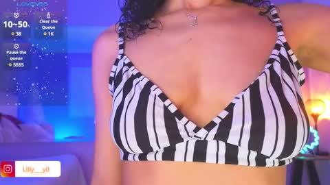Snapshot of lilly_dollss chatting on 22, 1, 2025 Sofia online show from 22, 1, 2025