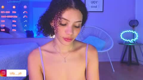 Snapshot of lilly_dollss chatting on 8, 3, 2025 Sofia online show from 8, 3, 2025