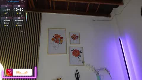 Snapshot of lilly_dollss chatting on 25, 9, 2025 Sofia online show from 25, 9, 2025
