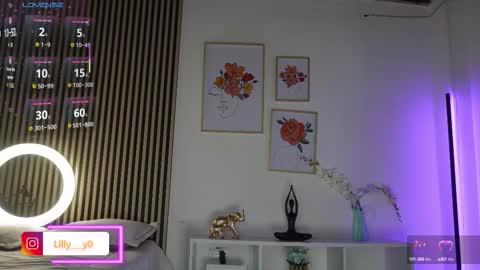 Snapshot of lilly_dollss chatting on 30, 9, 2025 Sofia online show from 30, 9, 2025