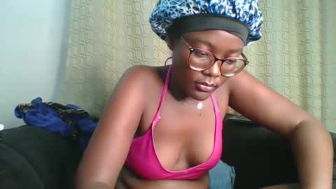 Snapshot of lilly_innocent_ chatting on 18, 4, 2026 lilly online show from 18, 4, 2026
