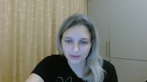 Snapshot of lillydaville chatting on 4, 10, 2025 lillydaville online show from 4, 10, 2025