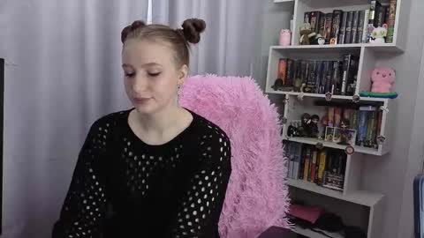 LillyFan X online show from 13, 10, 2025