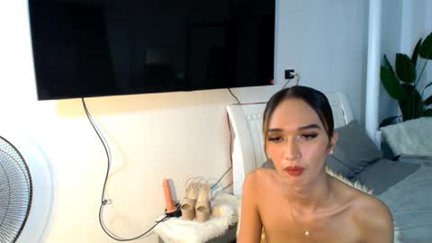 Snapshot of lillyholland_xx chatting on 20, 2, 2025 lillyholland online show from 20, 2, 2025