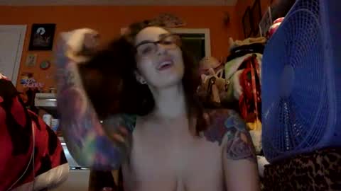 hi guys im back on here 3 online show from 13, 9, 2025