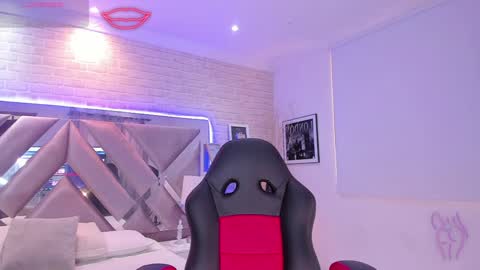 Snapshot of lillypalmer chatting on 2, 12, 2024 Lilly online show from 2, 12, 2024