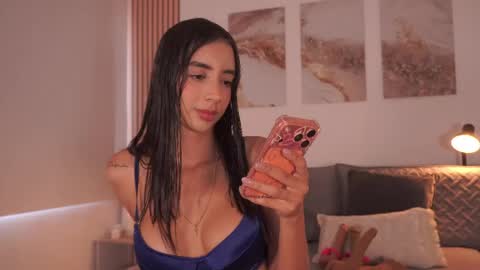 Lilly Thompson  online show from 12, 4, 2026