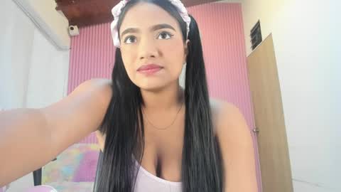 Snapshot of lillyy16 chatting on 19, 5, 2026 lillyy16 online show from 19, 5, 2026