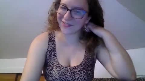 Snapshot of lilpies chatting on 23, 9, 2025 LilPies online show from 23, 9, 2025