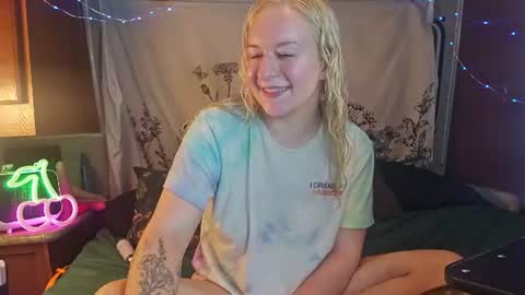 Snapshot of lilpies chatting on 5, 8, 2026 LilPies online show from 5, 8, 2026