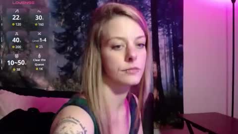 Snapshot of lilsirenluna chatting on 25, 5, 2026 Luna online show from 25, 5, 2026