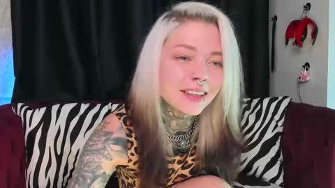 Snapshot of lilu_kayden chatting on 10, 9, 2025 Little slave Kayden online show from 10, 9, 2025