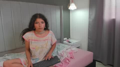 lily_cherry0 online show from 6, 3, 2025