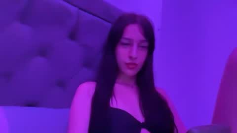 Lily Cooper online show from 5, 8, 2026