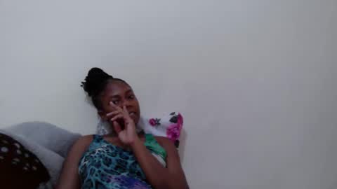 Snapshot of lily_cruise chatting on 4, 10, 2025 lily_cruise online show from 4, 10, 2025