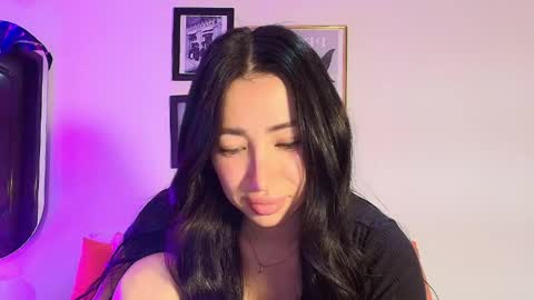 Snapshot of lily_evans_ chatting on 21, 5, 2026 just lily online show from 21, 5, 2026