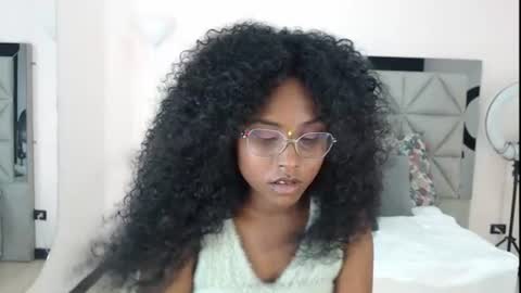 Snapshot of lily_mendoza chatting on 7, 7, 2026 lily_mendoza online show from 7, 7, 2026