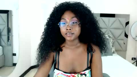 Snapshot of lily_mendoza chatting on 8, 7, 2026 lily_mendoza online show from 8, 7, 2026