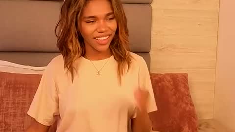 Lily Miiller online show from 27, 10, 2025