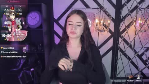 Snapshot of lily_moonlight chatting on 8, 12, 2024 Lily online show from 8, 12, 2024