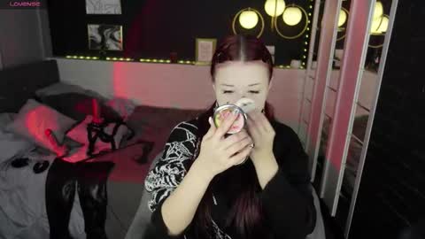 Snapshot of lily_moonlight chatting on 2, 10, 2025 Lily online show from 2, 10, 2025