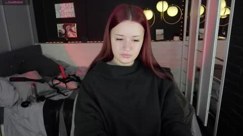 Snapshot of lily_moonlight chatting on 4, 10, 2025 Lily online show from 4, 10, 2025