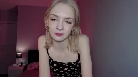 Snapshot of lily_moony chatting on 4, 2, 2026 Lily online show from 4, 2, 2026