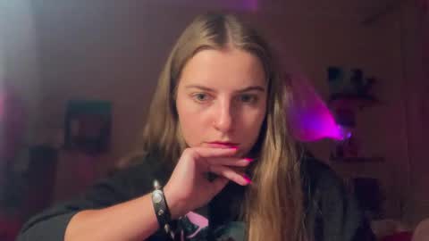 Snapshot of lily_smily chatting on 16, 11, 2025 Lily online show from 16, 11, 2025