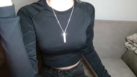 small lily online show from 30, 3, 2026