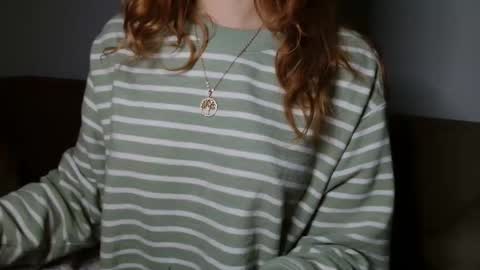 small lily online show from 15, 4, 2026