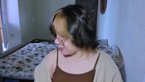 Lily online show from 8, 4, 2026