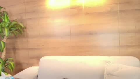 lily_waist online show from 8, 4, 2026
